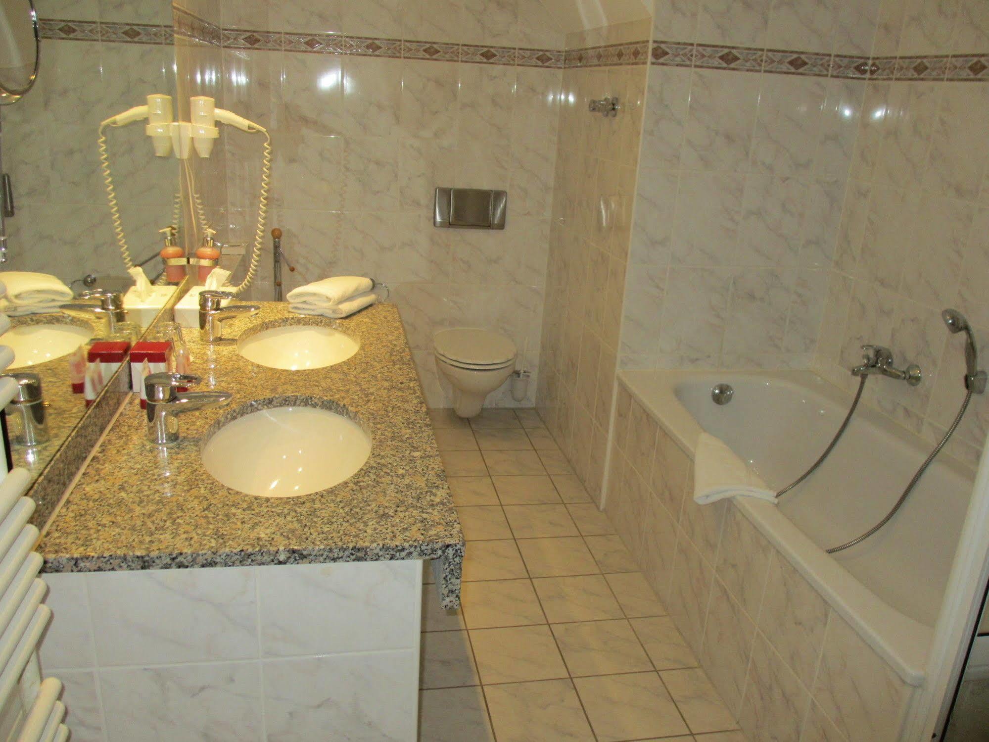 Seehotel Schloss Klink Dış mekan fotoğraf